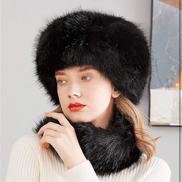 Russian Style Faux Fur Scarf and Hat Set - Picture 5 of 5